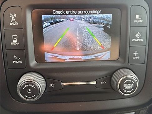 Used 2016 Jeep Renegade Limited image 13