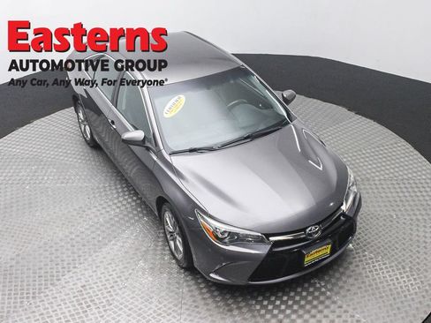 Used 2016 Toyota Camry SE FWD image 3