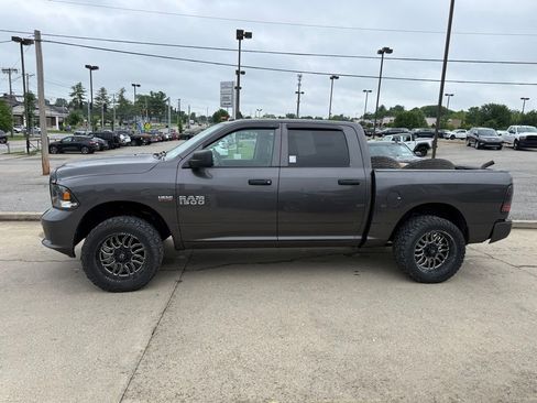Used 2017 RAM 1500 Express w/ Express Value Package AWD/4WD image 9