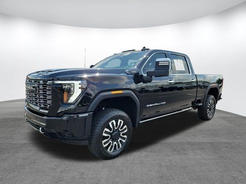 Used 2025 GMC Sierra 2500 Denali Ultimate w/ Max Trailering Package AWD/4WD image 3