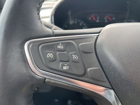 Used 2018 Chevrolet Equinox LT FWD image 19