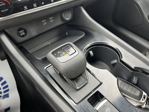 Used 2025 Nissan Rogue SV AWD/4WD image 35