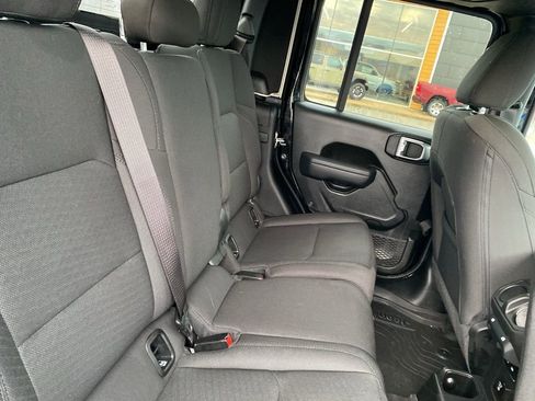 Certified 2022 Jeep Gladiator Sport image 11