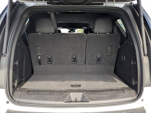 Used 2023 GMC Yukon SLT image 12