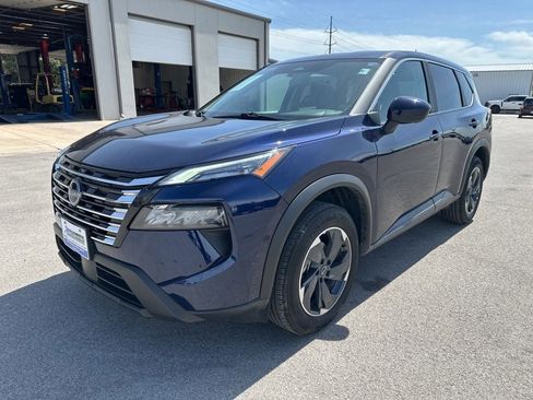Used 2025 Nissan Rogue SV FWD image 1