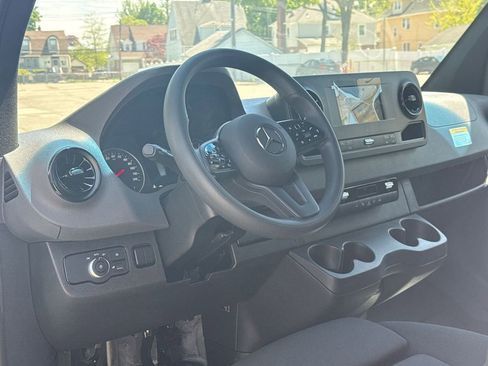 Used 2024 Mercedes-Benz Sprinter 3500 image 16
