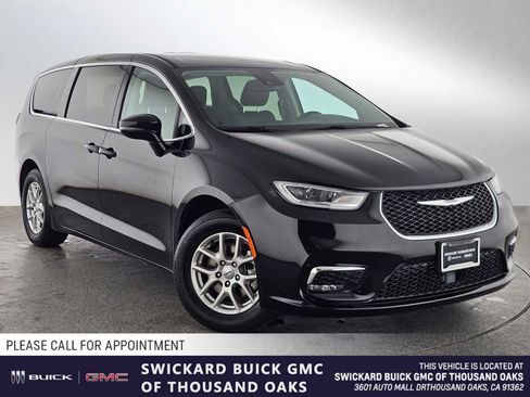 Used 2024 Chrysler Pacifica Touring-L FWD image 1