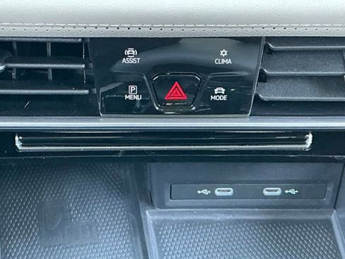 Used 2024 Volkswagen Atlas SEL image 31