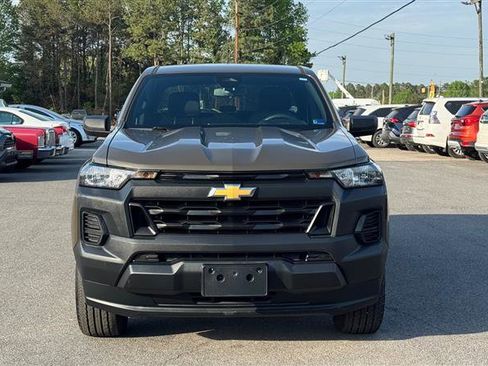 Used 2023 Chevrolet Colorado W/T image 3