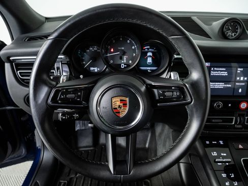 Certified 2023 Porsche Macan AWD/4WD image 8