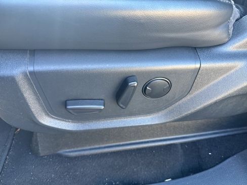 Used 2024 Ford Expedition XLT image 13