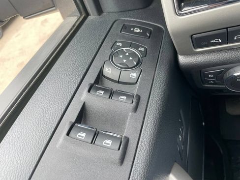 Used 2019 Ford F250 Lariat w/ Lariat Ultimate Package AWD/4WD image 25