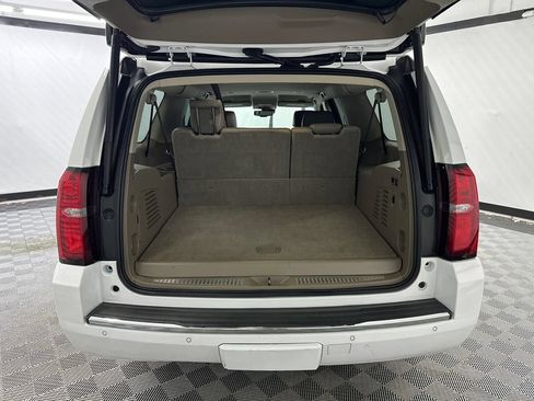 Used 2020 Chevrolet Suburban Premier AWD/4WD image 21