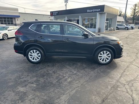 Used 2018 Nissan Rogue S image 3