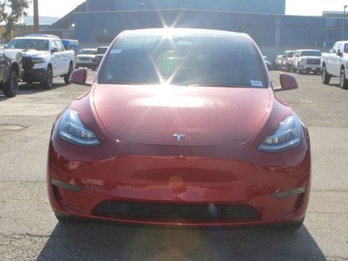 Used 2023 Tesla Model Y Long Range AWD/4WD image 2