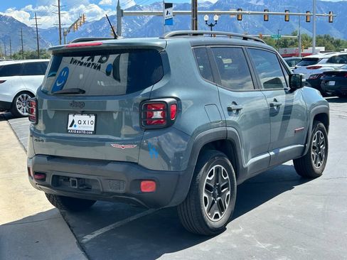 Used 2016 Jeep Renegade Trailhawk w/ Premium Trailhawk Package AWD/4WD image 4