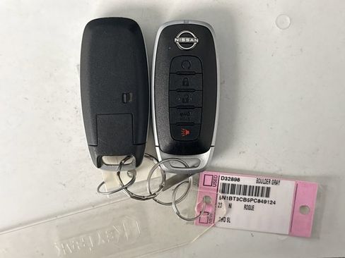 Used 2023 Nissan Rogue SL AWD/4WD image 10