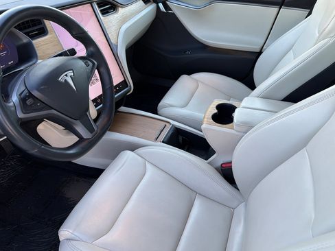 Used 2020 Tesla Model S Long Range image 9