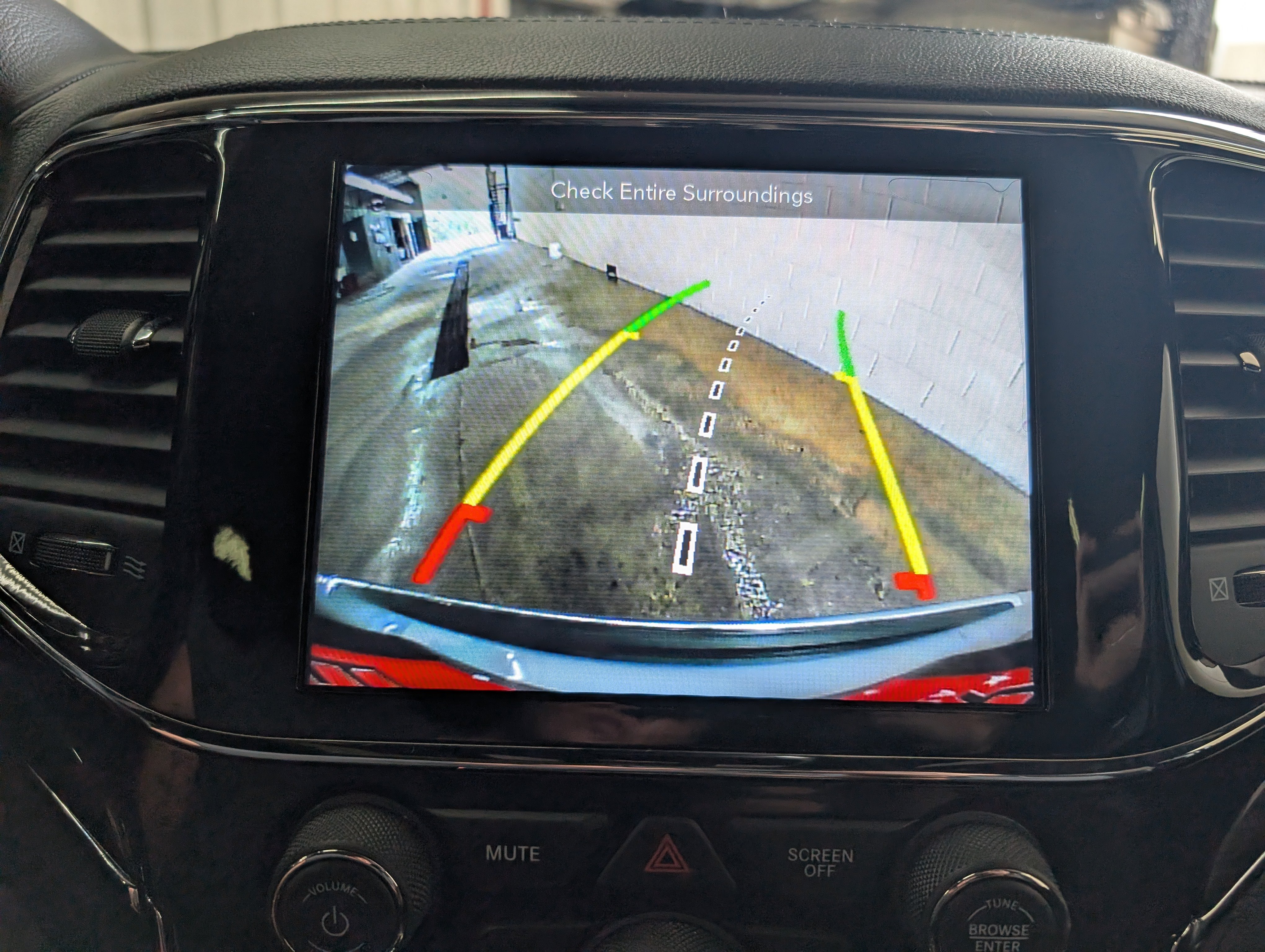 Used 2019 Jeep Grand Cherokee Overland AWD/4WD image 24