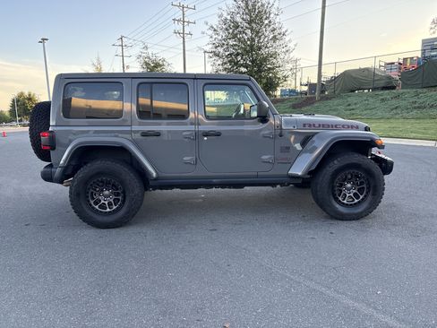 Used 2021 Jeep Wrangler Unlimited Rubicon w/ Xtreme Recon 35" Tire Package AWD/4WD image 15