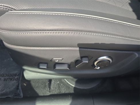 Used 2025 Genesis GV80 3.5T Advanced image 12