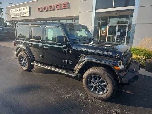 Used 2026 Jeep Wrangler Unlimited Sport AWD/4WD image 3