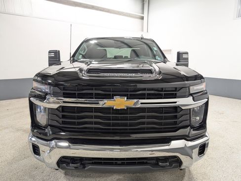 Used 2024 Chevrolet Silverado 2500 LT image 8