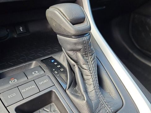 Used 2021 Toyota RAV4 XLE image 21