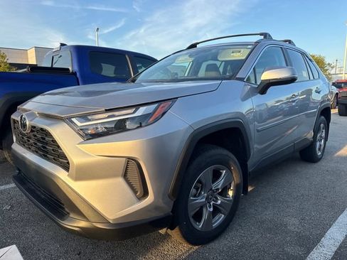 Used 2025 Toyota RAV4 XLE w/ Convenience Package FWD image 1