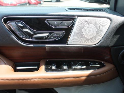 Used 2023 Lincoln Navigator Reserve RWD image 25