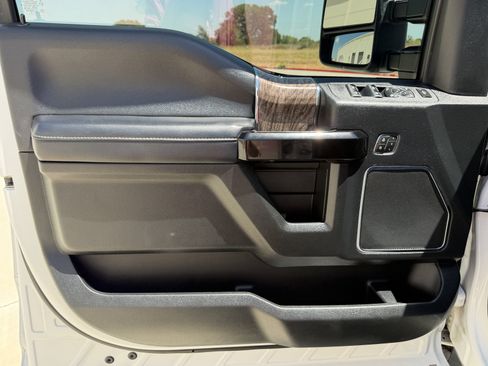 Used 2019 Ford F350 Lariat w/ Lariat Ultimate Package AWD/4WD image 11