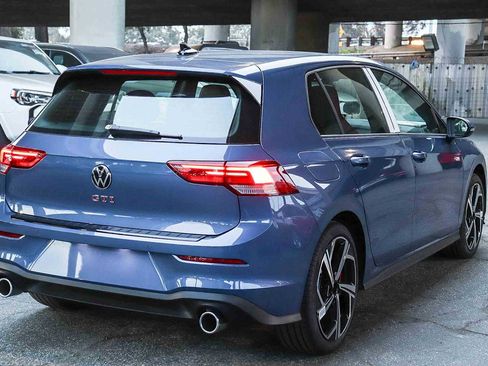 New 2026 Volkswagen GTI SE image 4