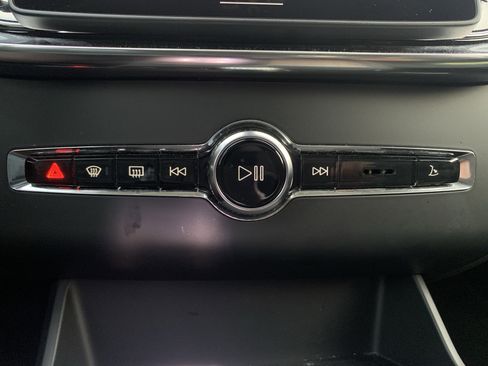 Used 2025 Volvo XC90 B5 Plus image 29