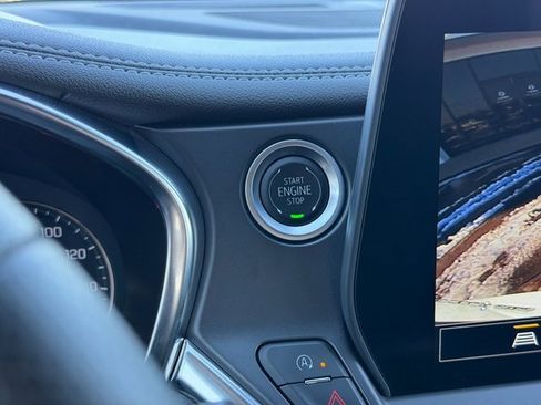 Used 2025 Chevrolet Blazer LT image 33