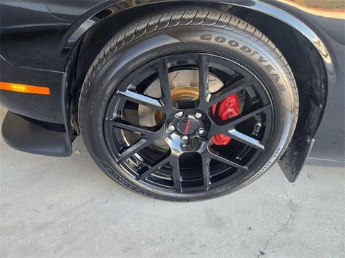 Used 2016 Dodge Challenger R/T Scat Pack w/ Leather Interior Group image 23