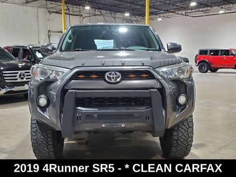 Used 2019 Toyota 4Runner SR5 AWD/4WD image 2