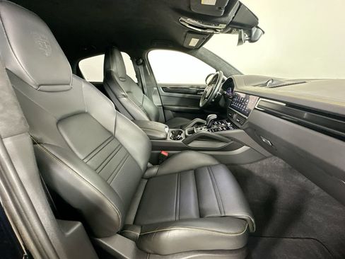 Used 2023 Porsche Cayenne Turbo GT AWD/4WD image 43