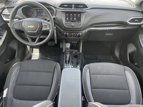 Used 2023 Chevrolet TrailBlazer LS FWD image 16