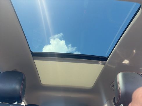 Used 2024 Volkswagen Atlas Peak Edition SE image 8