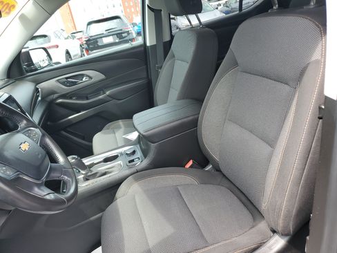 Used 2020 Chevrolet Traverse LT FWD image 18