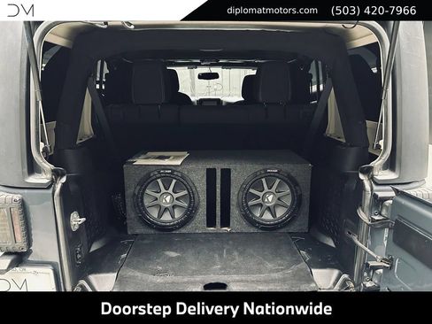 Used 2017 Jeep Wrangler Unlimited Rubicon w/ Connectivity Group AWD/4WD image 43