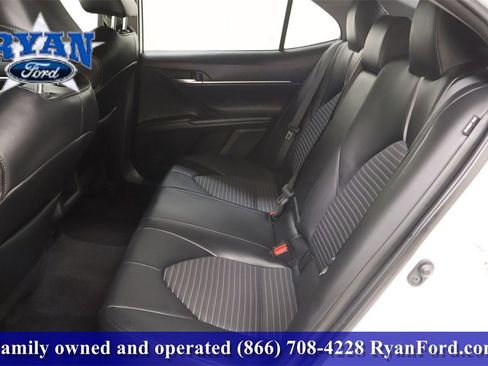 Used 2024 Toyota Camry SE image 12