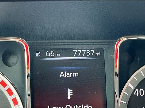 Used 2018 Nissan Titan PRO-4X w/ Pro-4x Convenience Package image 12