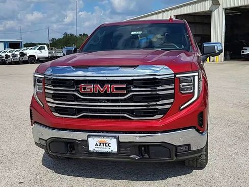 New 2026 GMC Sierra 1500 SLT image 3