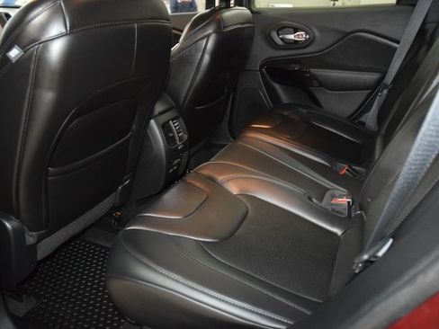 Used 2019 Jeep Cherokee Latitude Plus image 39