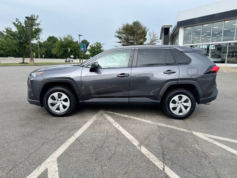 Used 2022 Toyota RAV4 LE AWD/4WD image 2