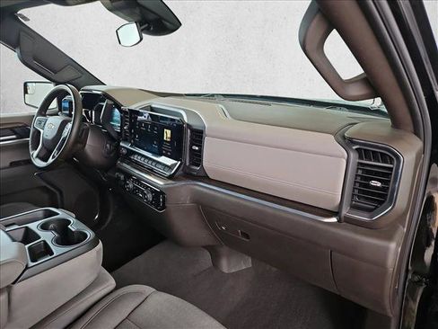 Used 2025 Chevrolet Silverado 1500 LT AWD/4WD image 27