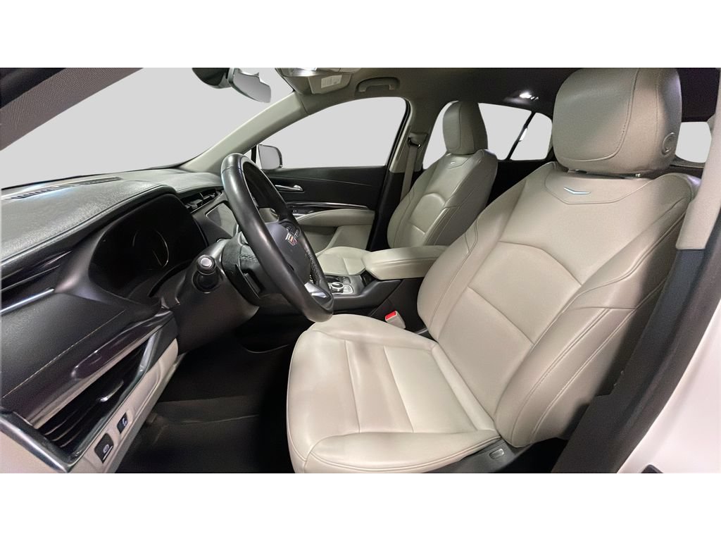 Used 2022 Cadillac XT4 Luxury w/ Trailering Package AWD/4WD image 12