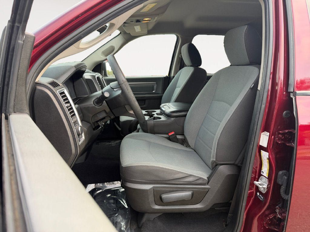 Used 2022 RAM 1500 Classic SLT AWD/4WD image 7