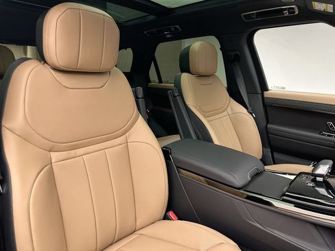 New 2026 Land Rover Range Rover Sport Dynamic SE AWD/4WD image 6